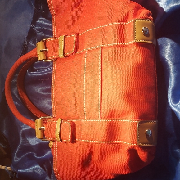 Tommy Hilfiger Purse - Picture 3 of 6